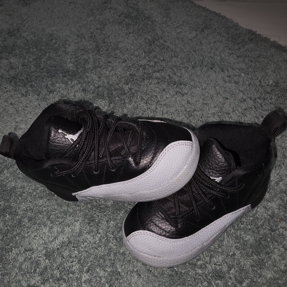 Jordan Retro 12 Toddler 8c